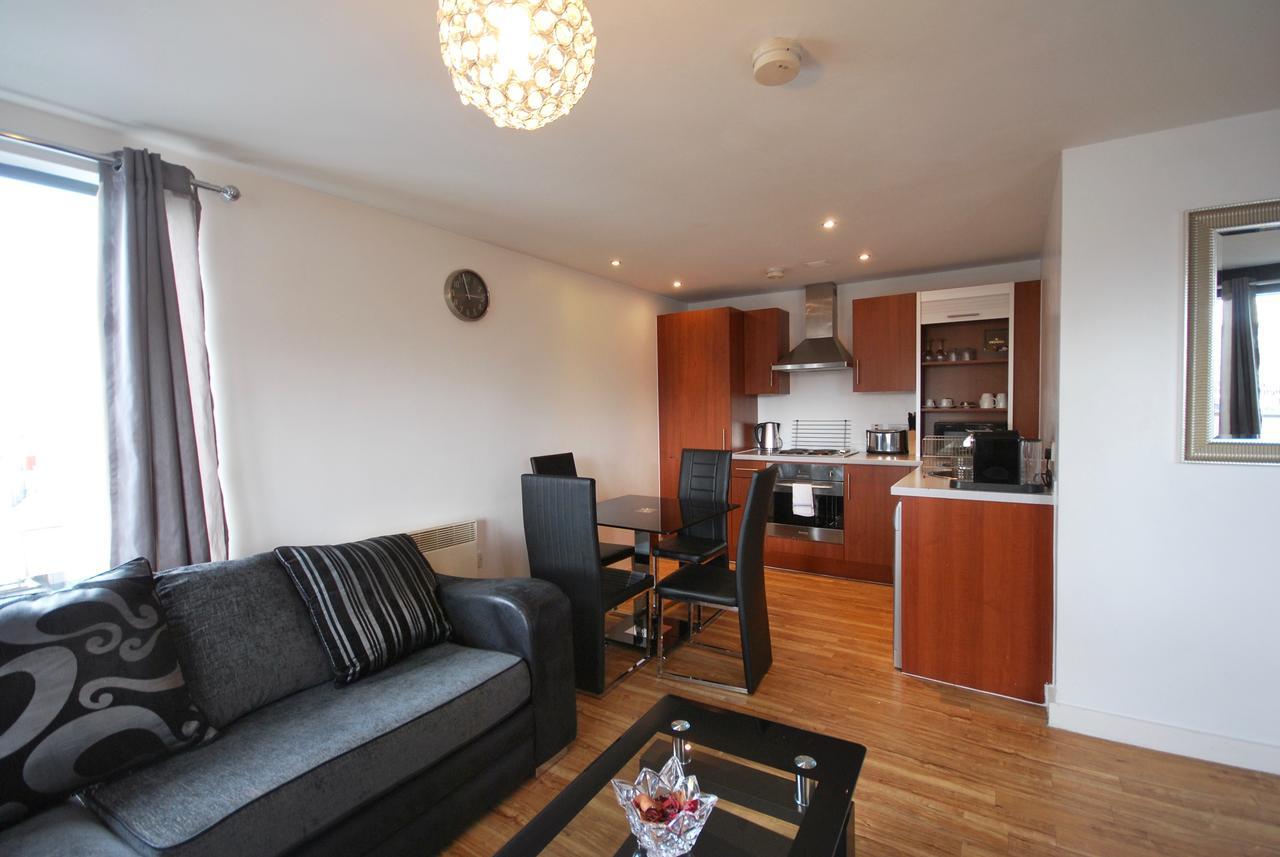 Atana Apartments Manchester Buitenkant foto