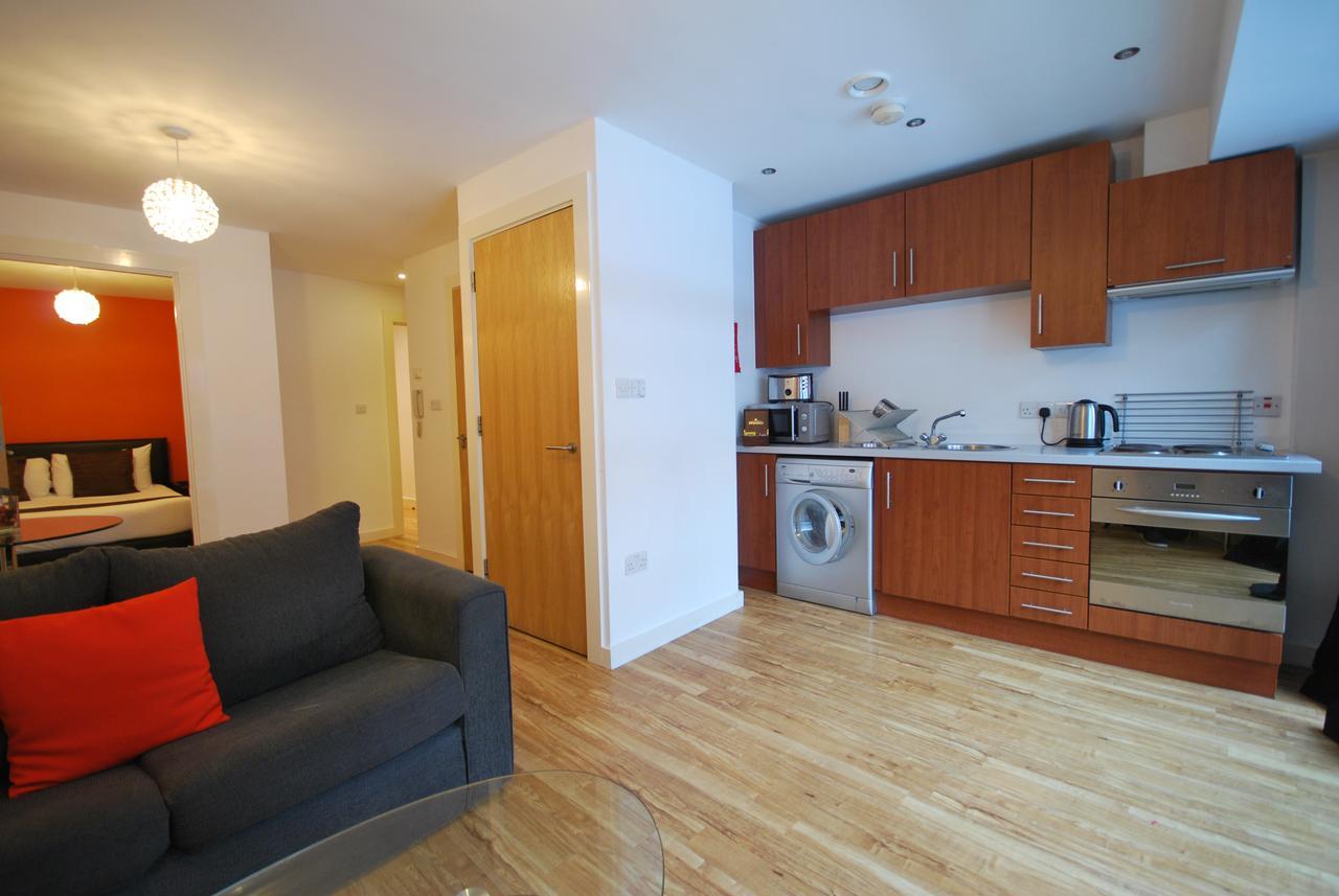 Atana Apartments Manchester Buitenkant foto