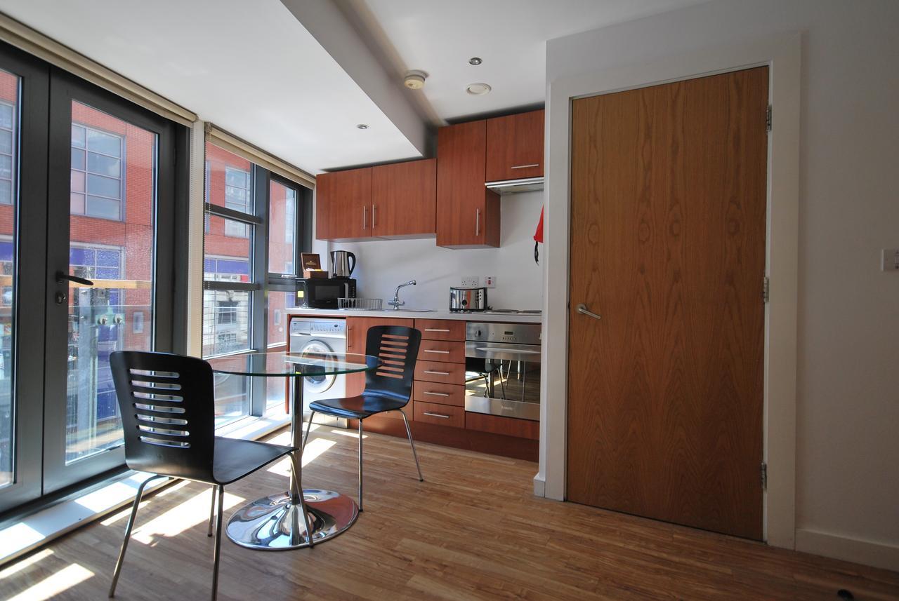 Atana Apartments Manchester Buitenkant foto