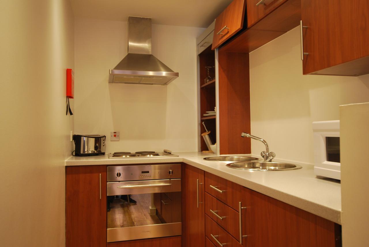 Atana Apartments Manchester Buitenkant foto