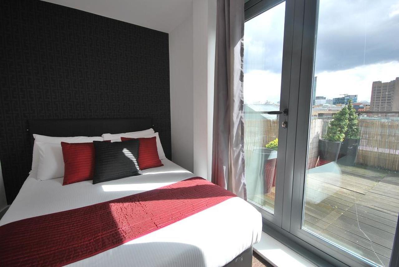 Atana Apartments Manchester Buitenkant foto