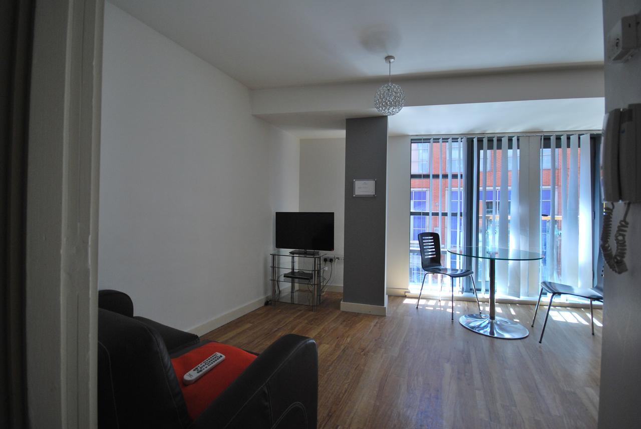 Atana Apartments Manchester Buitenkant foto