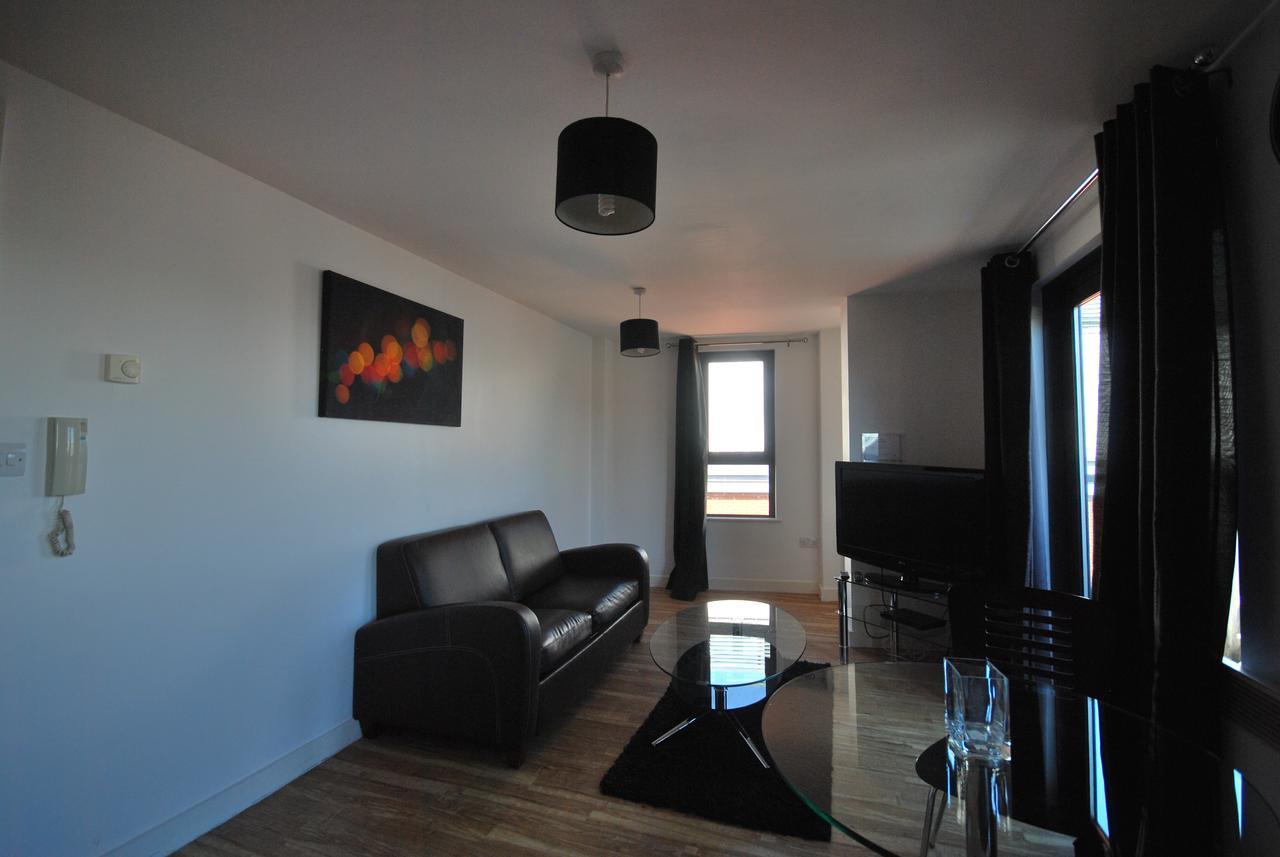 Atana Apartments Manchester Buitenkant foto