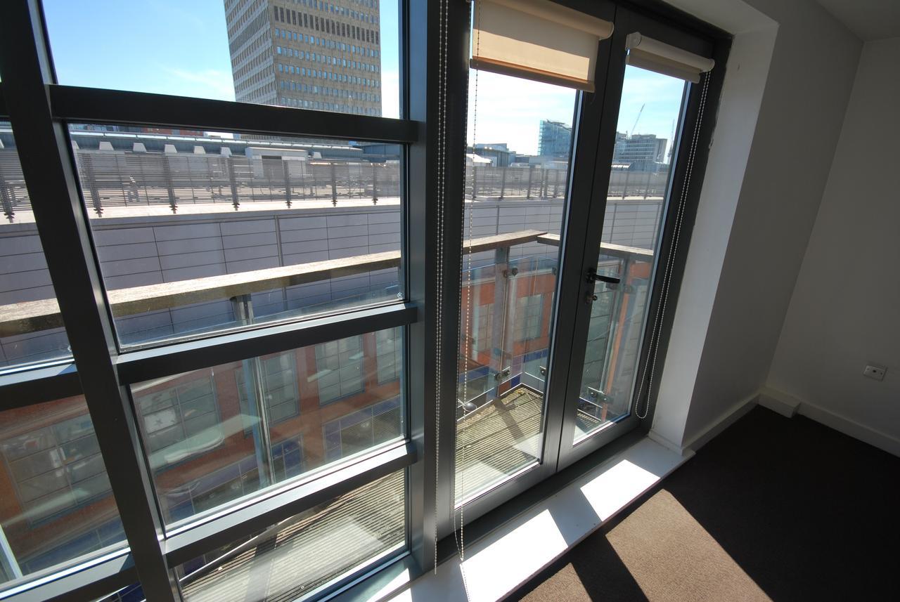 Atana Apartments Manchester Buitenkant foto