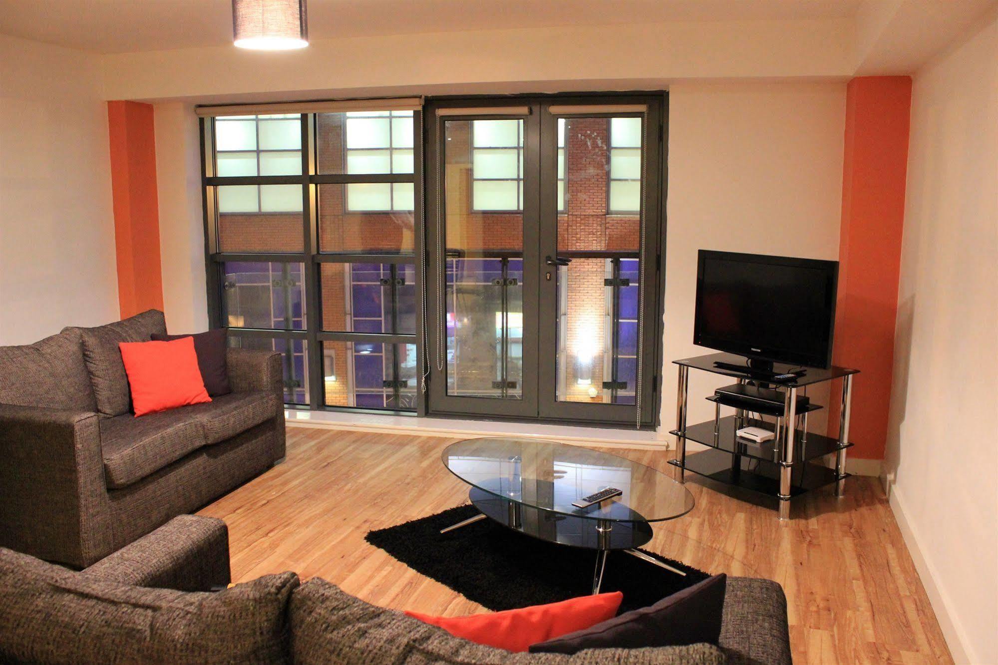 Atana Apartments Manchester Buitenkant foto