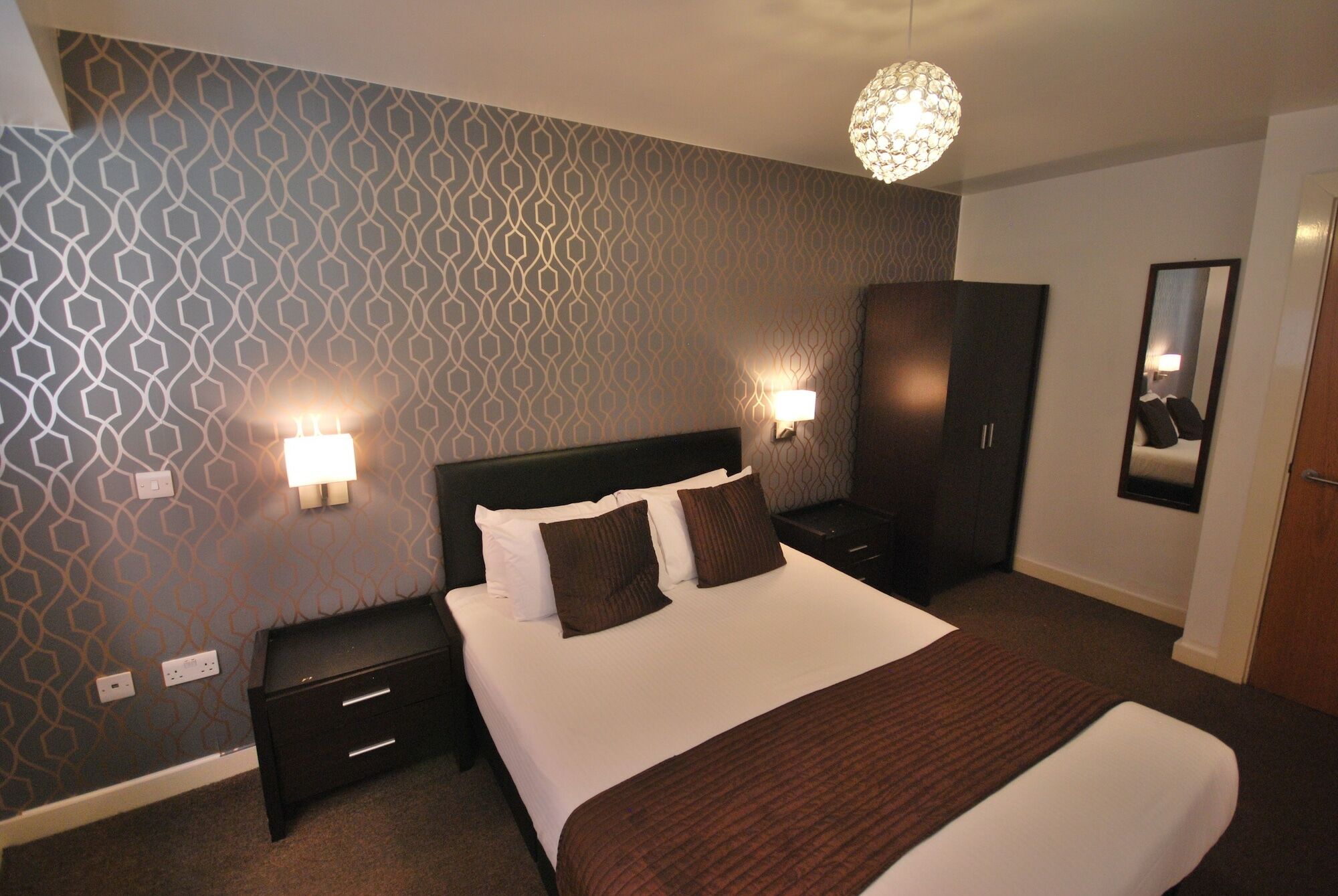 Atana Apartments Manchester Buitenkant foto